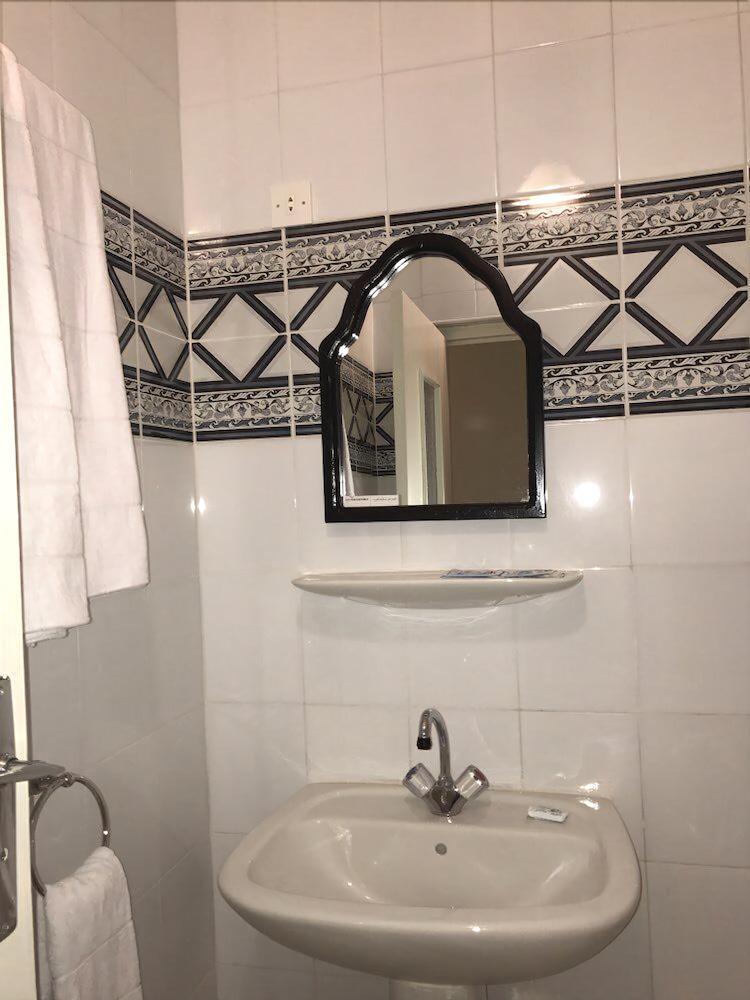 Hotel Grand Bassin Тлемсен Экстерьер фото
